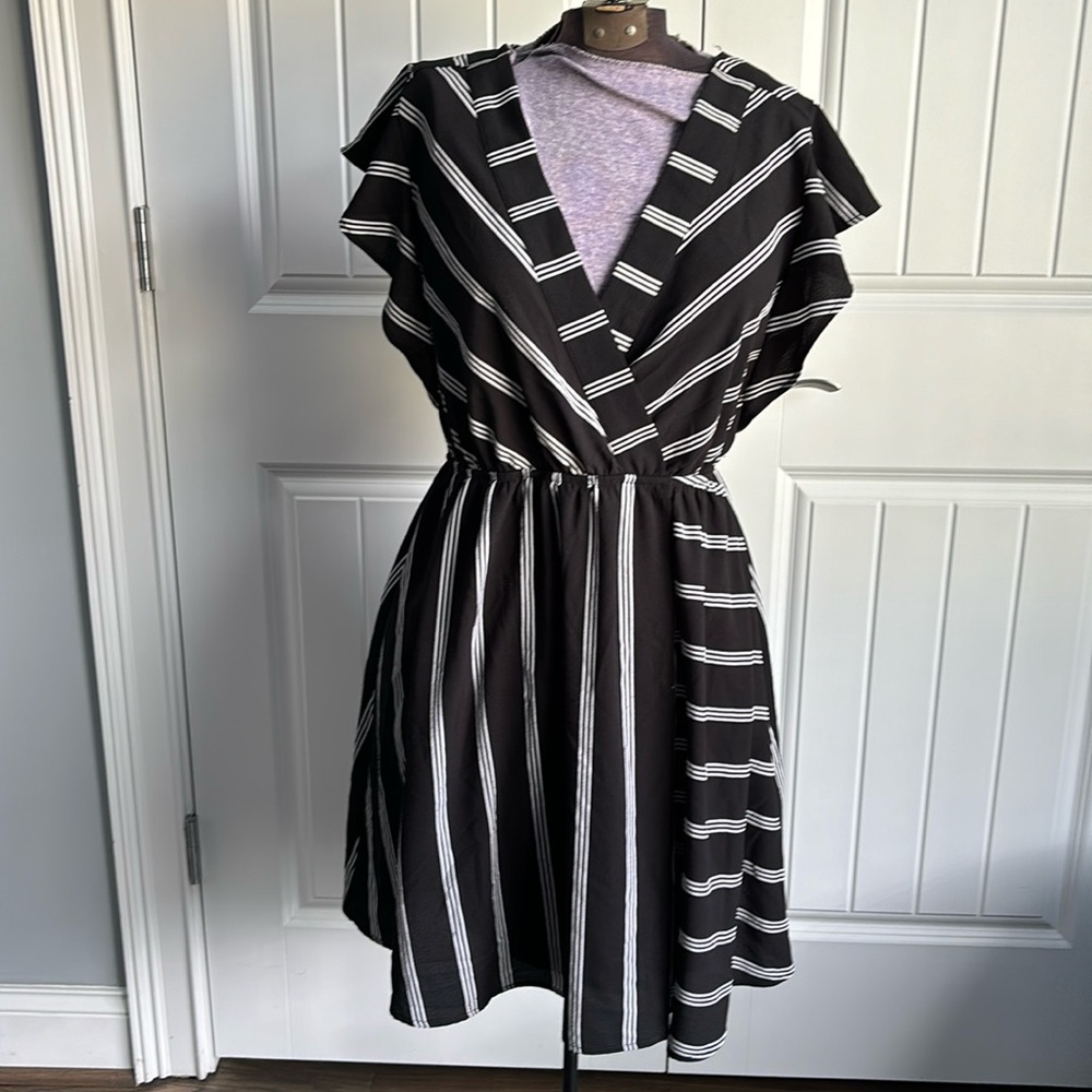 Monteau midi dress size XL